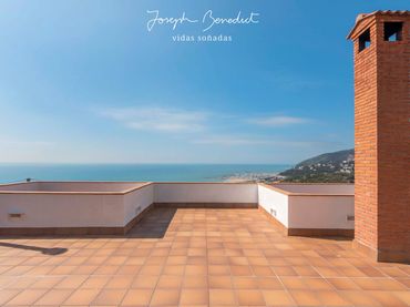 Casa amb piscina en venda a Les Botigues de Sitges