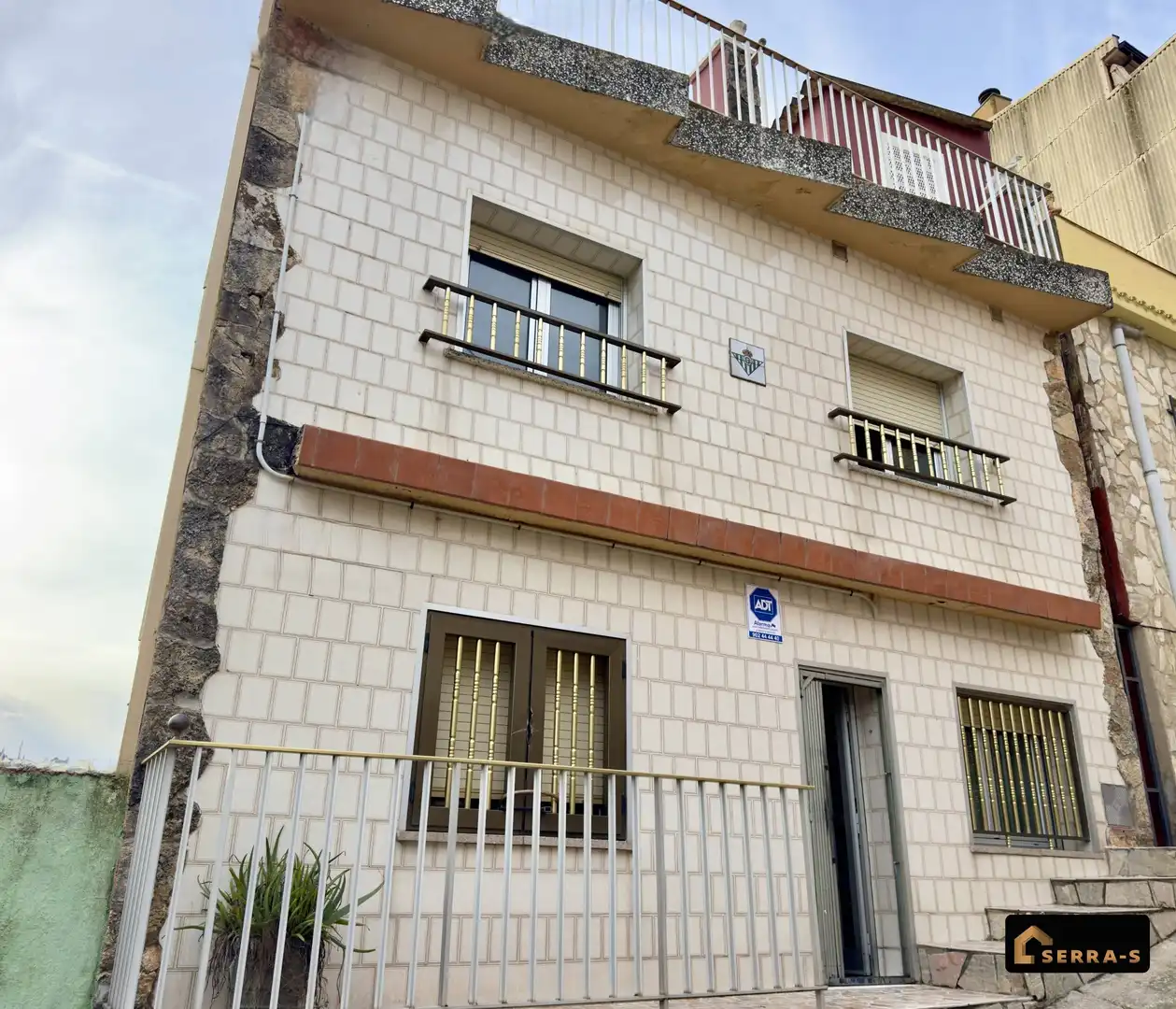 Vista exterior de Casa adosada en venta en Blanes con Terraza y Trastero