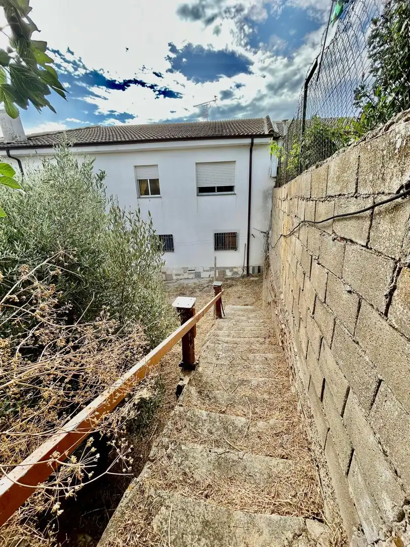 Exterior view of Country homes for sale in Cebrones del Río