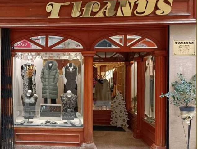 Local comercial en Venta en Calle Capitán Gallarza en Casco Antiguo