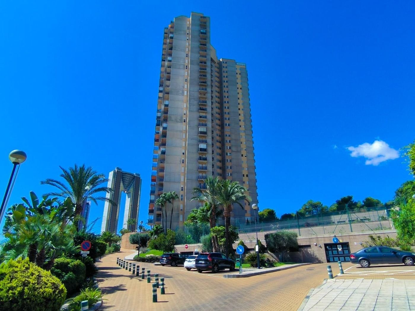 Vista exterior de Apartament en venda en Benidorm amb Jardí privat, Terrassa i Traster