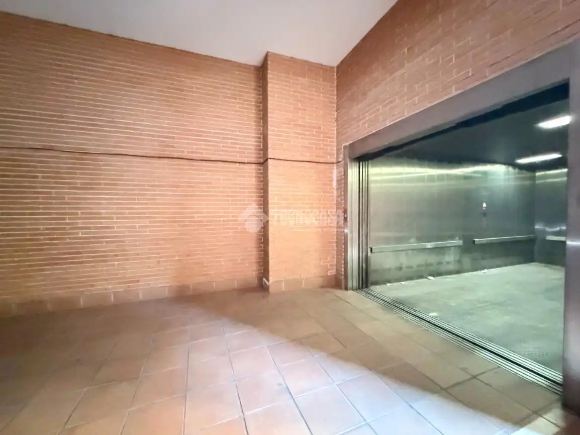Individual with lift for sale in C. del Pico Moncayo, imagen 5