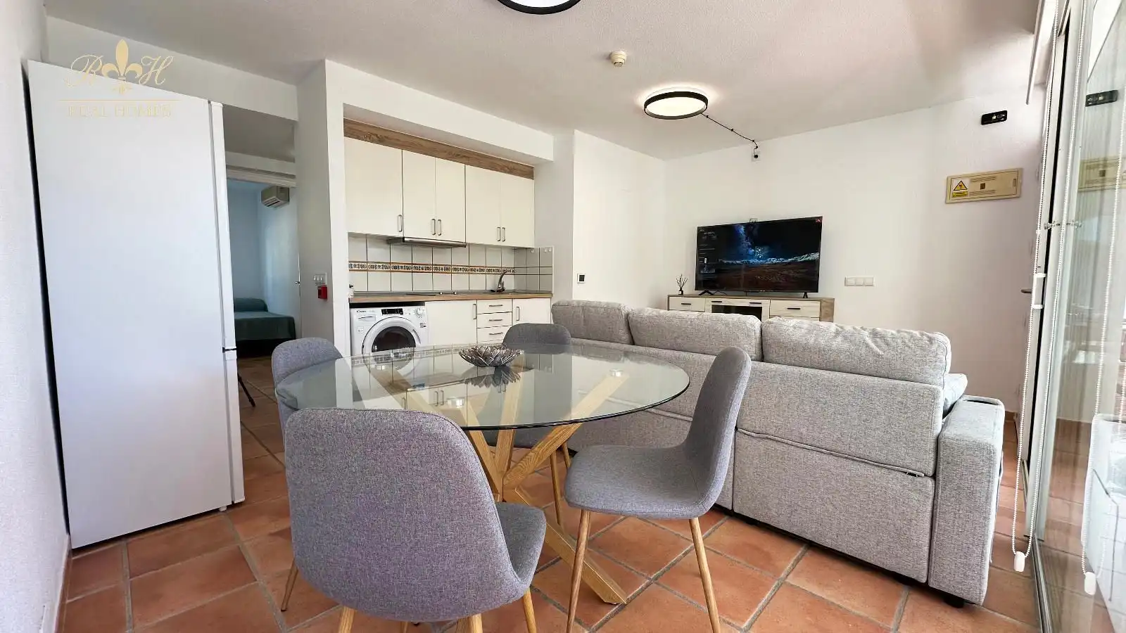 Sala de estar de Piso de alquiler en L'Alfàs del Pi con Aire acondicionado, Terraza y Piscina