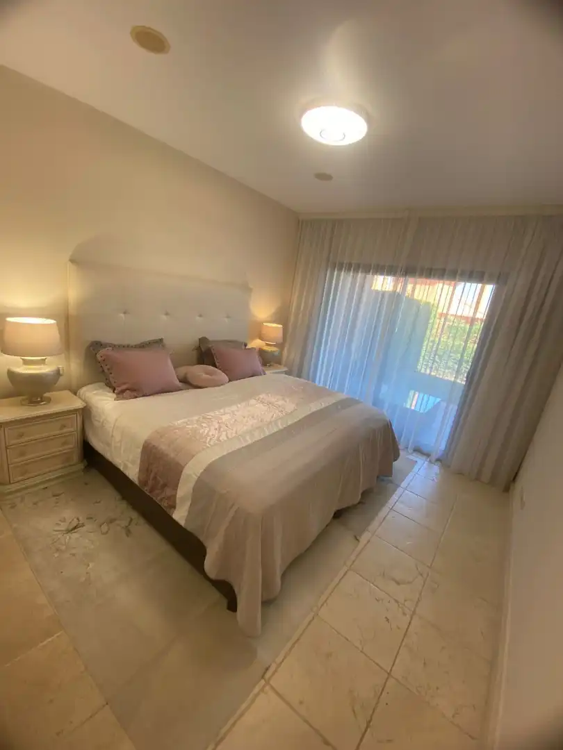 Piso con piscina en venta en Calle Pico Alcazaba 21, imagen 12