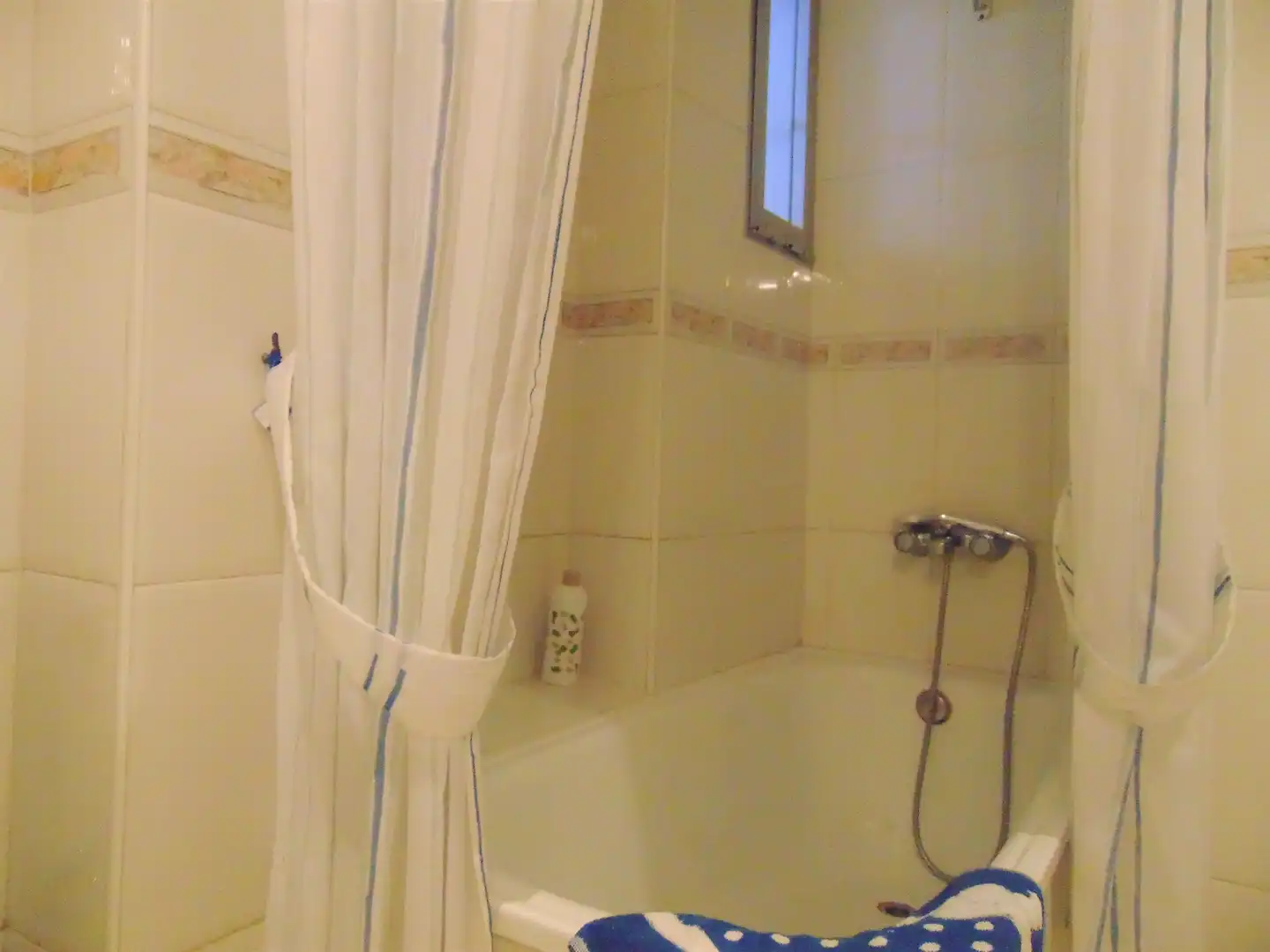 Bathroom of Flat for rent in Benidorm  with Furnished
