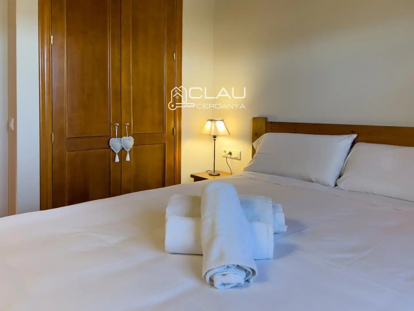 Schlafzimmer von Einfamilien-Reihenhaus zur Miete in Palau - de - Cerdagne mit Heizung, Privatgarten und Parkett