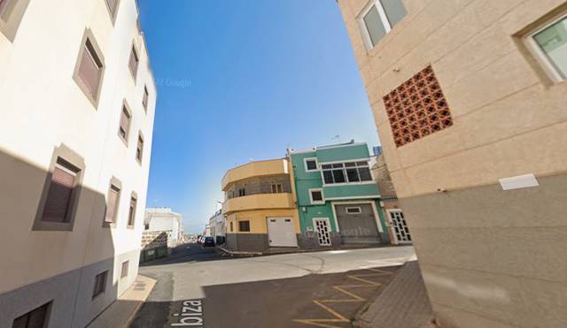 Edificio en Venta en Calle Ibiza en Santidad