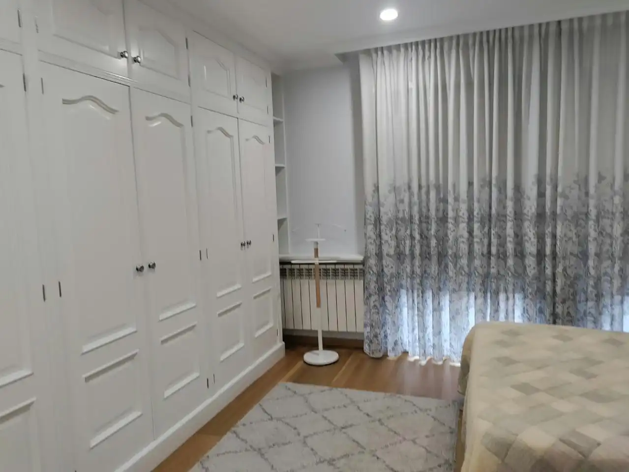 Habitación de Piso de alquiler en Santiago de Compostela  con Calefacción y Amueblado
