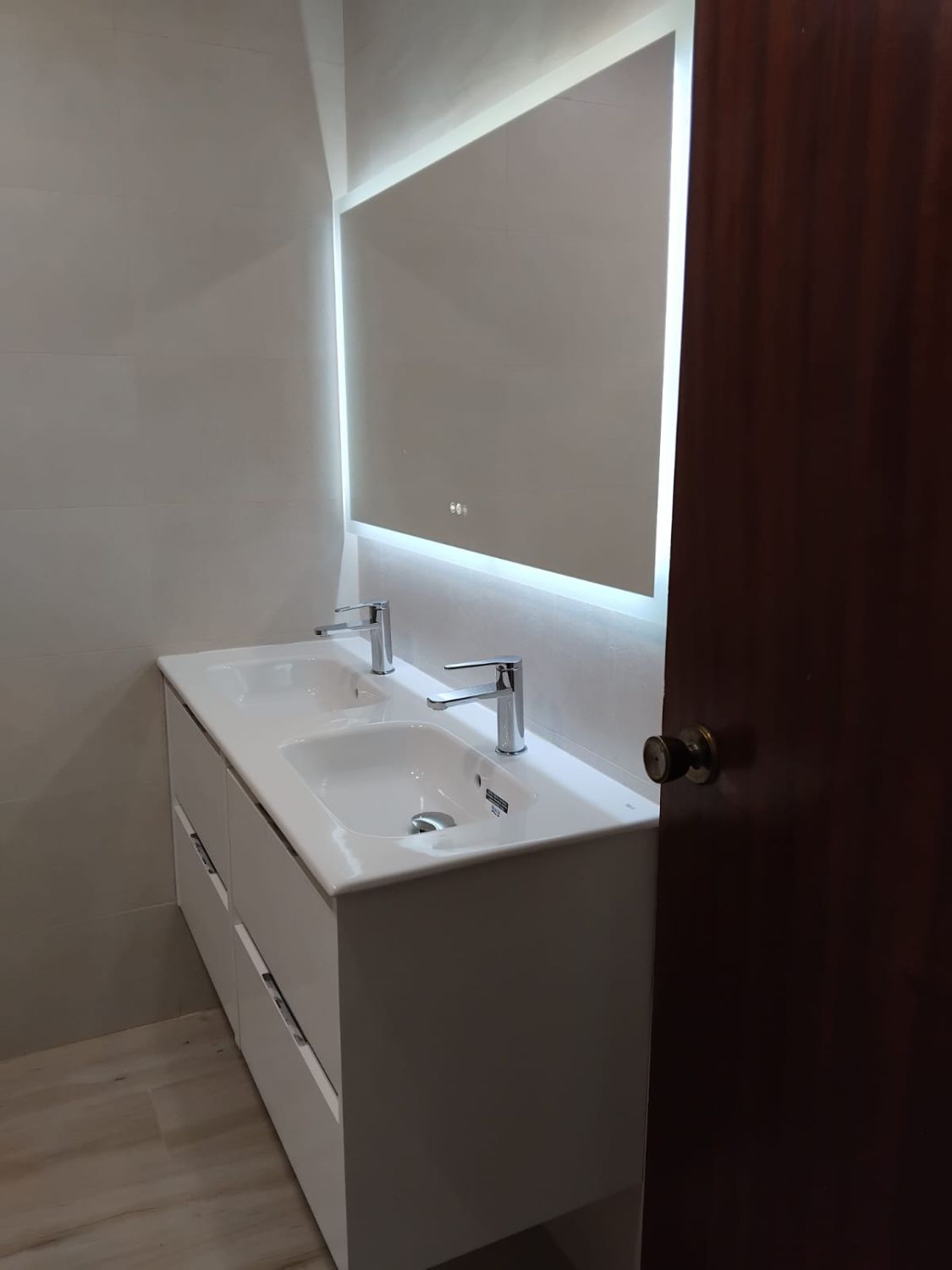 Bathroom of Flat to rent in  Jaén Capital  with Air Conditioner, Heating and Terrace