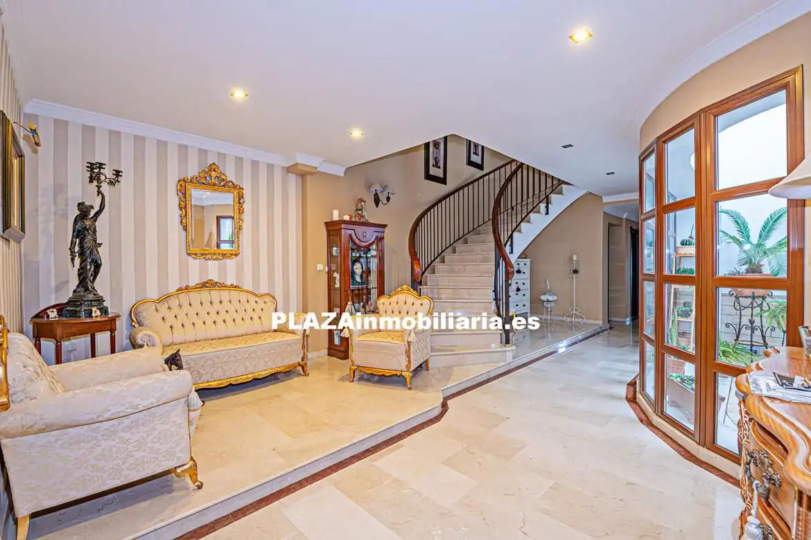Casa o chalet en venta en Lucena con Aire acondicionado, Trastero y Piscina