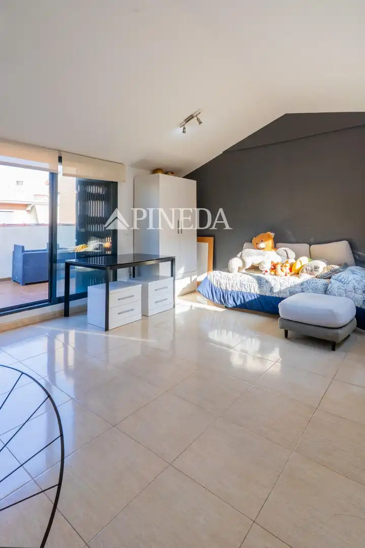 Habitación de Casa adosada en venta en Puçol con Calefacción, Terraza y Trastero