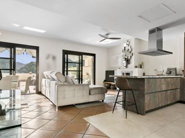 Maison mitoyenne avec balcon à vendre à Lugar el casar 34