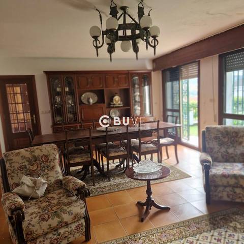 Casa-chalet en Venta en Amiudal en Avión