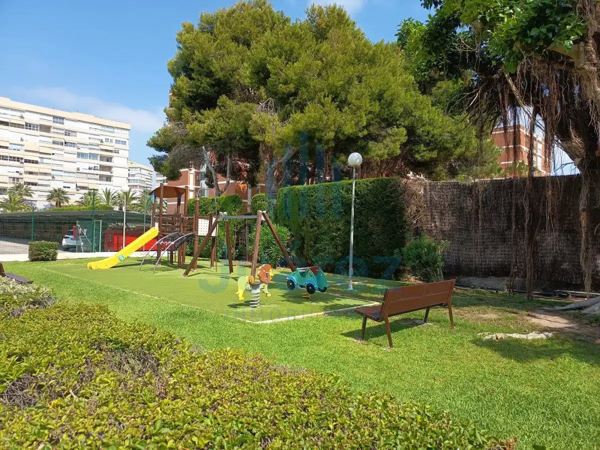 Jardín de Piso de alquiler en Alicante / Alacant con Aire acondicionado, Calefacción y Parquet