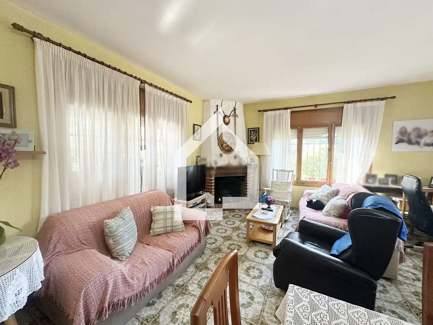 Sala d'estar de Casa o xalet en venda en San Vicente del Raspeig / Sant Vicent del Raspeig amb Jardí privat, Terrassa i Piscina
