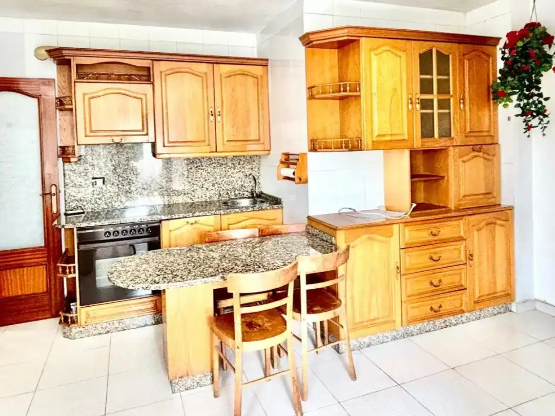 Cocina de Piso en venta en Lugo con Parquet, Trastero y Amueblado