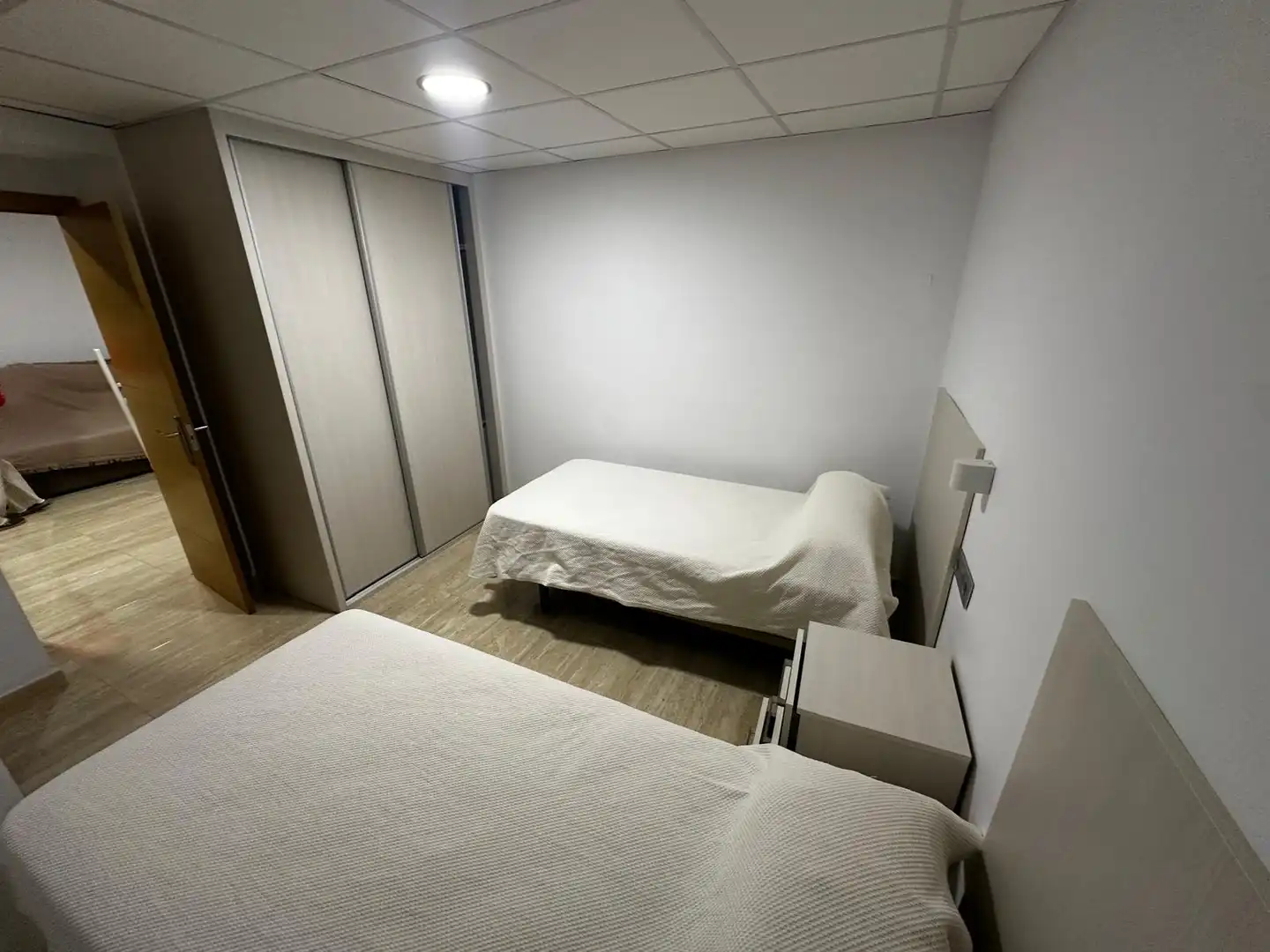 Schlafzimmer von Wohnungen zur Miete in Jaén mit Klimaanlage und Möbliert
