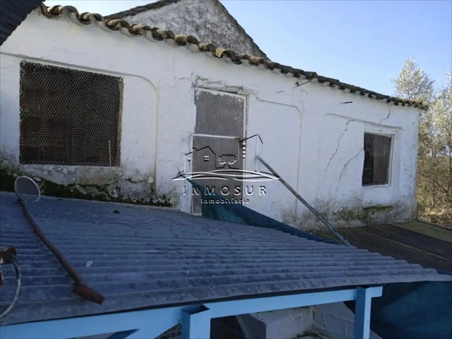 Vista exterior de Casa o xalet en venda en Lucena amb Piscina