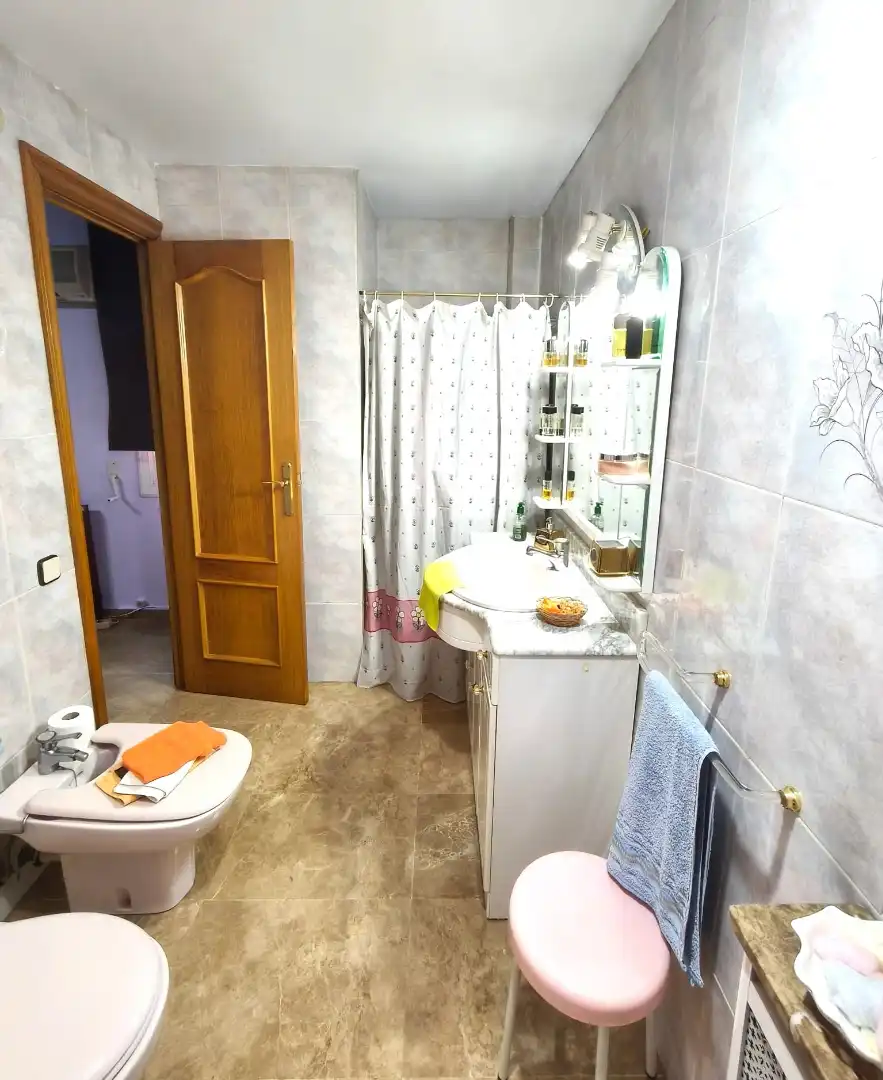 Badezimmer von Maisonette zum Verkauf in L'Hospitalet de Llobregat mit Klimaanlage, Heizung und Balkon