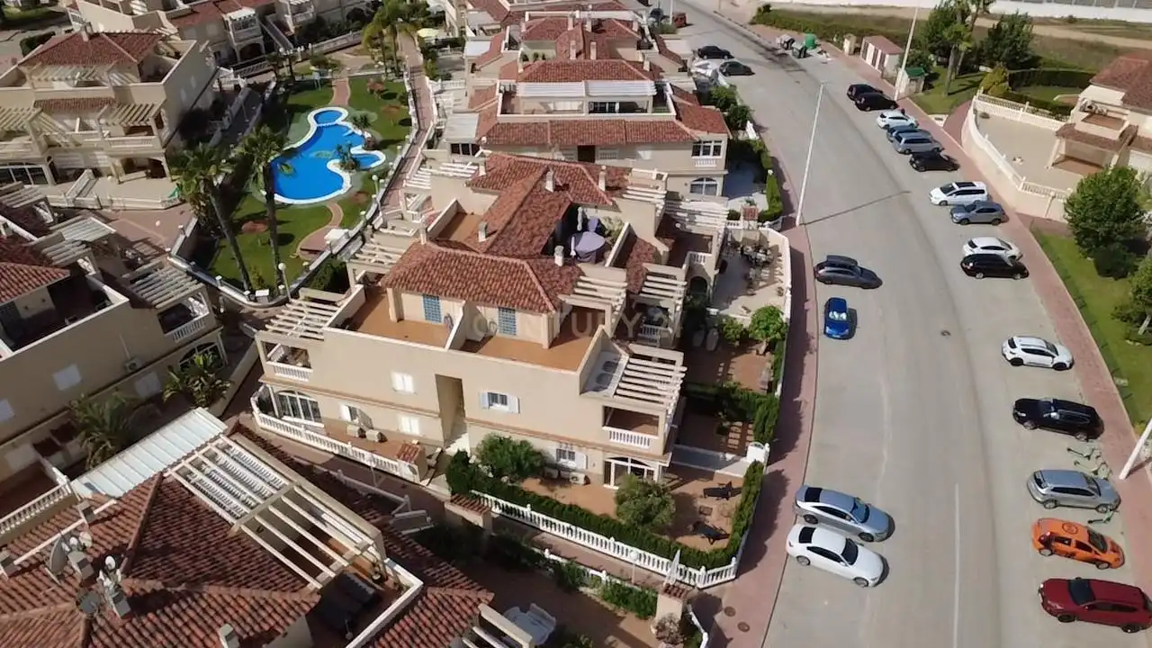 Vista exterior de Casa adosada en venta en Orihuela con Aire acondicionado, Jardín privado y Trastero