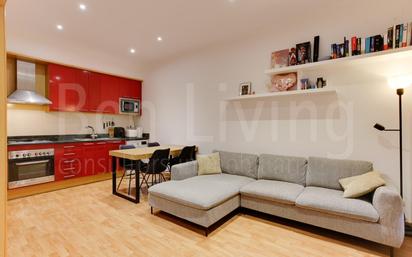 Living room of Flat for sale in  Barcelona Capital  with Air Conditioner, Heating and Balcony