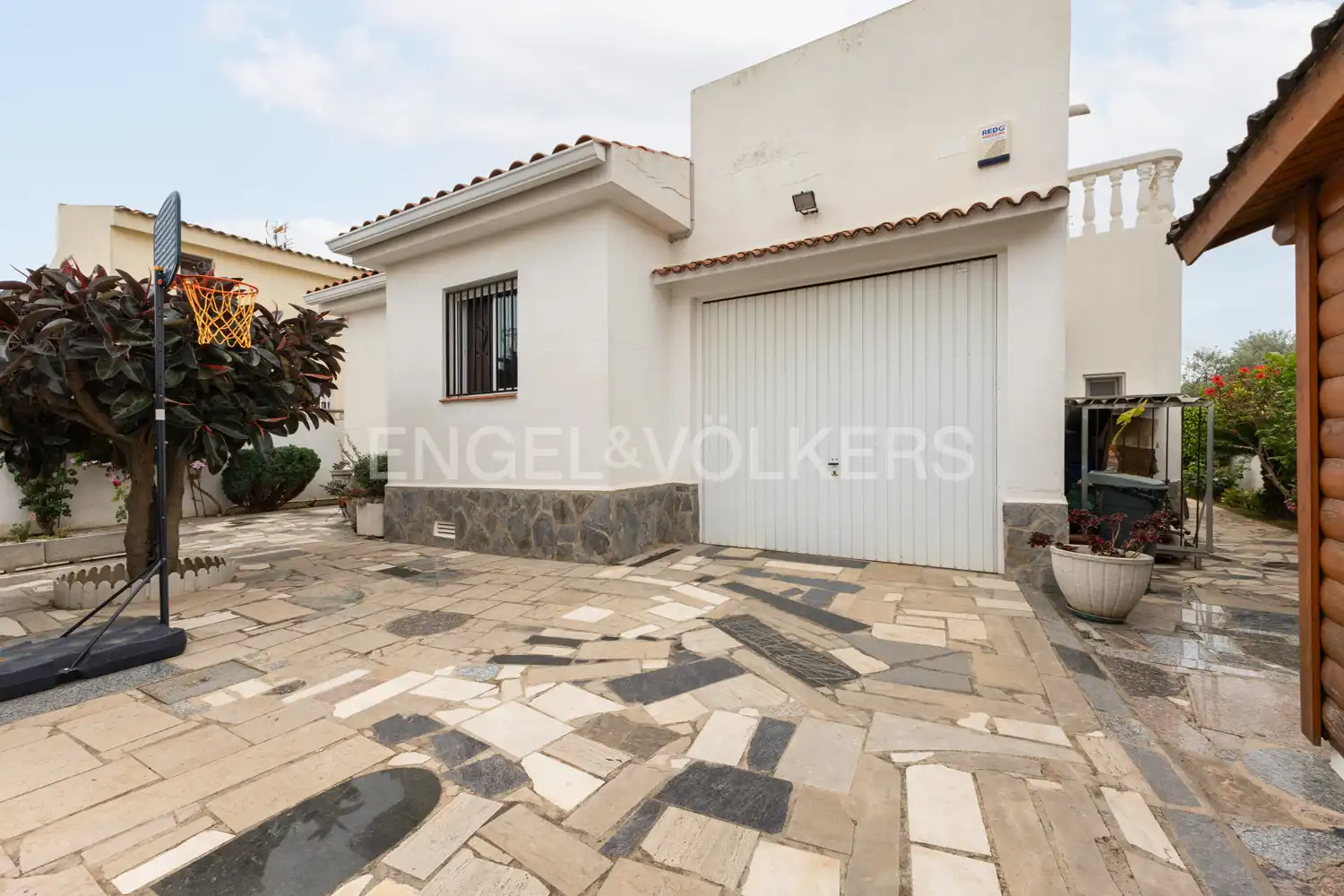 Vista exterior de Casa o xalet en venda en Vinaròs amb Calefacció, Jardí privat i Terrassa