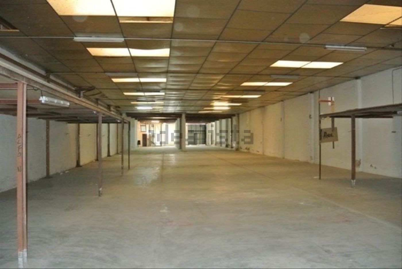 Nau industrial en venda en Alfafar