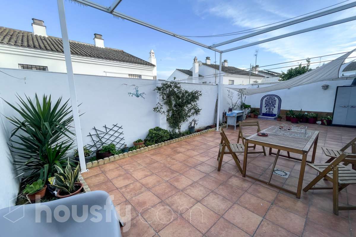 Terrassa de Casa o xalet en venda en Tomares amb Aire condicionat, Jardí privat i Terrassa