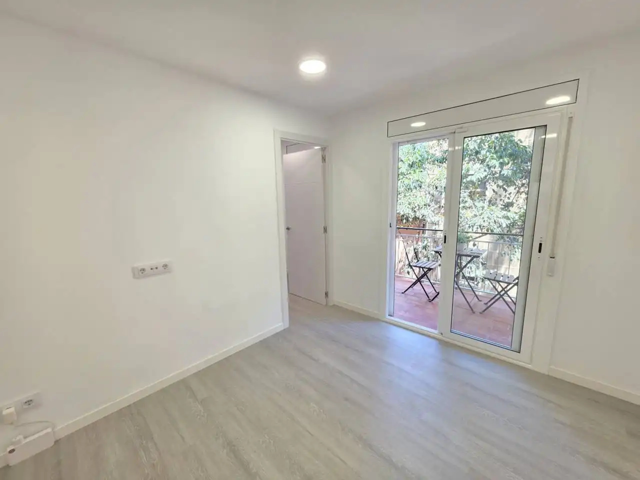 Schlafzimmer von Wohnung zum Verkauf in Barcelona mit Klimaanlage, Parkett und Terrasse