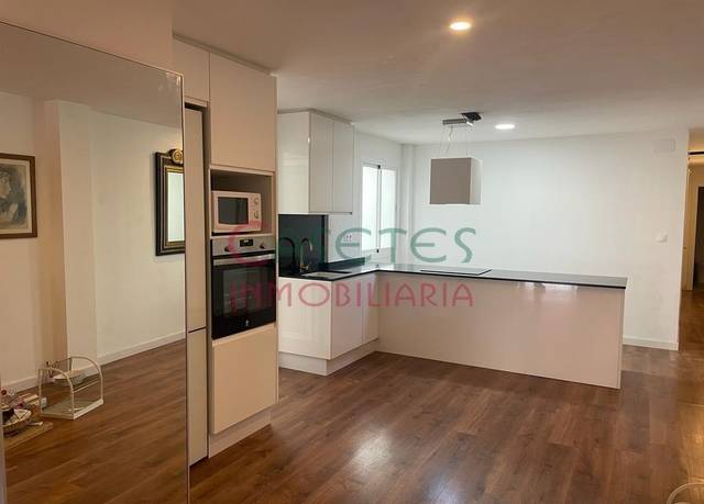 Piso en Venta en Calle SANT SALVADOR en Centro Ciudad