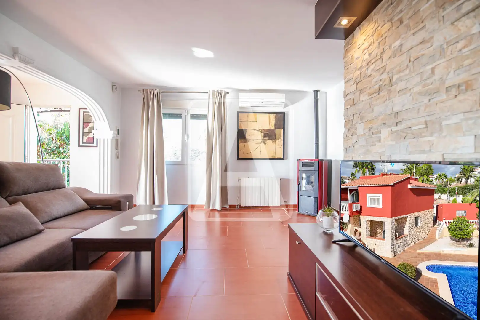Sala d'estar de Casa o xalet en venda en Calpe / Calp amb Aire condicionat, Calefacció i Jardí privat