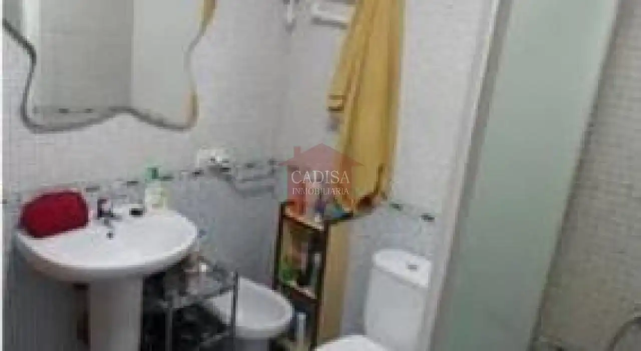 Baño de Apartamento en venta en Salamanca con Calefacción, Amueblado y Balcón