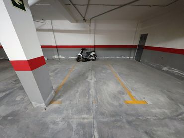 Individuel avec ascenseur à vendre à Carrer dels Llavadors 9