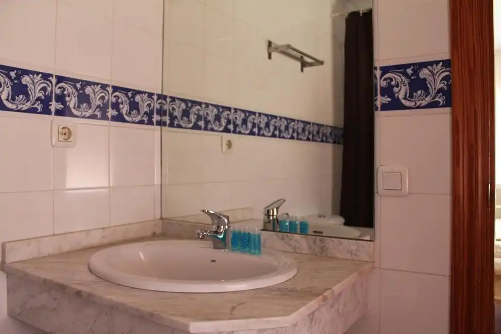 Baño de Edificio en venta en San Martín del Tesorillo con Alarma