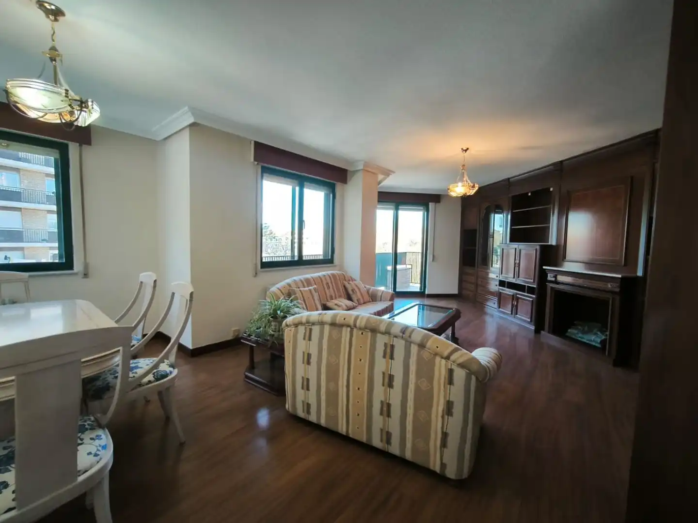 Sala d'estar de Pis de lloguer en Salamanca amb Calefacció, Parquet i Terrassa