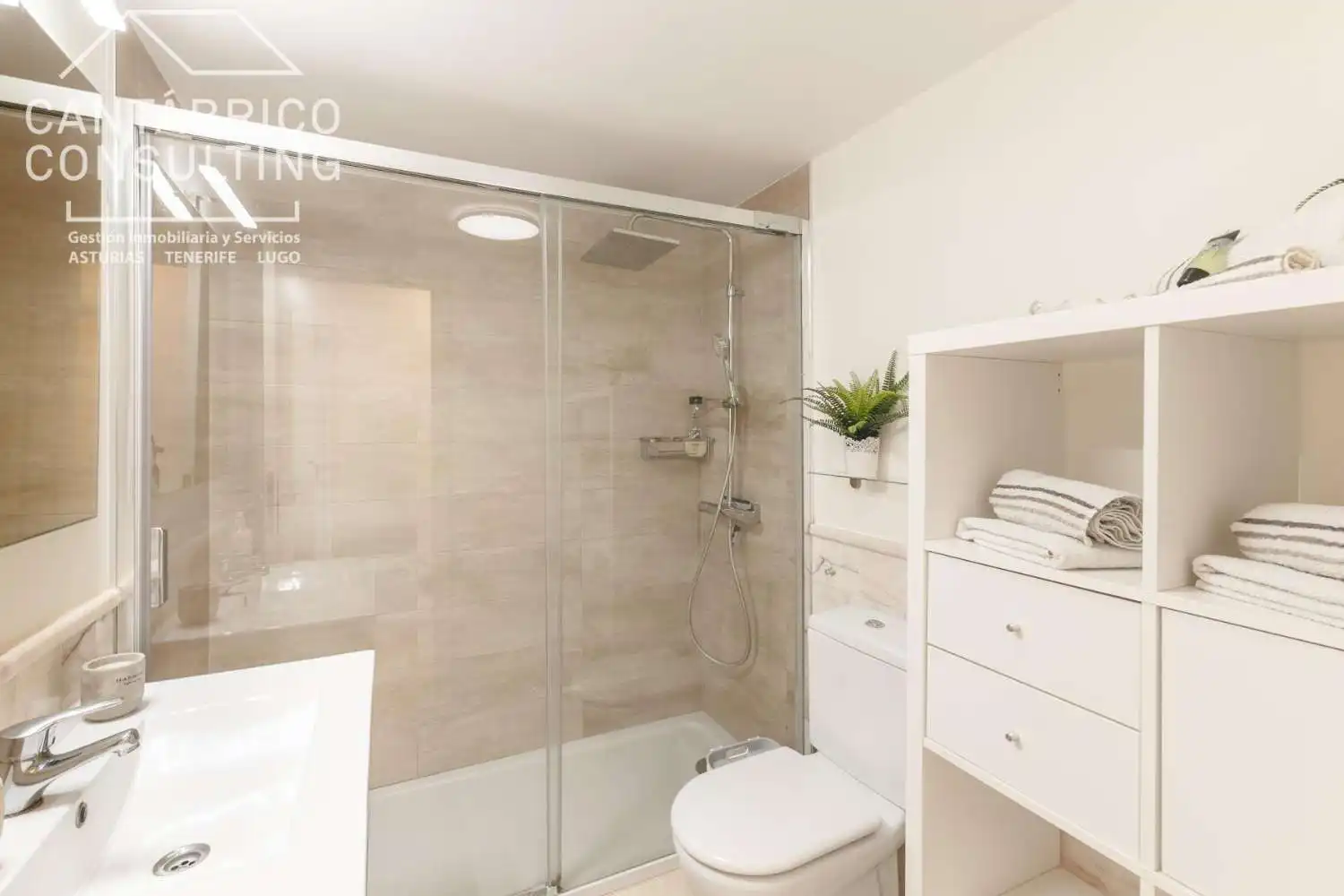 Bathroom of Duplexes for sale in Arona