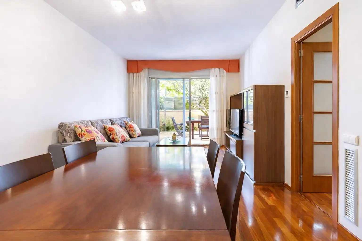 Sala de estar de Piso en venta en Montgat con Calefacción, Parquet y Terraza