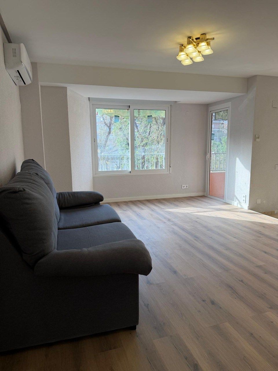 Habitación de Piso de alquiler en  Valencia Capital con Aire acondicionado, Amueblado y Balcón