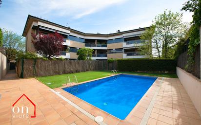 Swimming pool of Flat for sale in Sant Cugat del Vallès  with Air Conditioner, Terrace and Storage room