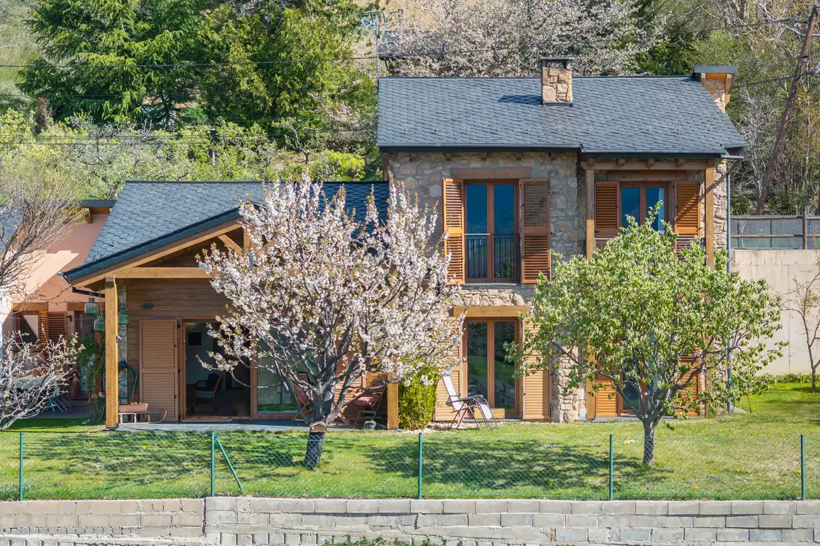 Vista exterior de Casa o chalet en venta en Estavar con Calefacción, Jardín privado y Parquet