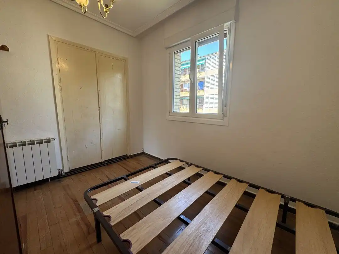Bedroom of Flat for sale in Legazpi  with Heating and Balcony