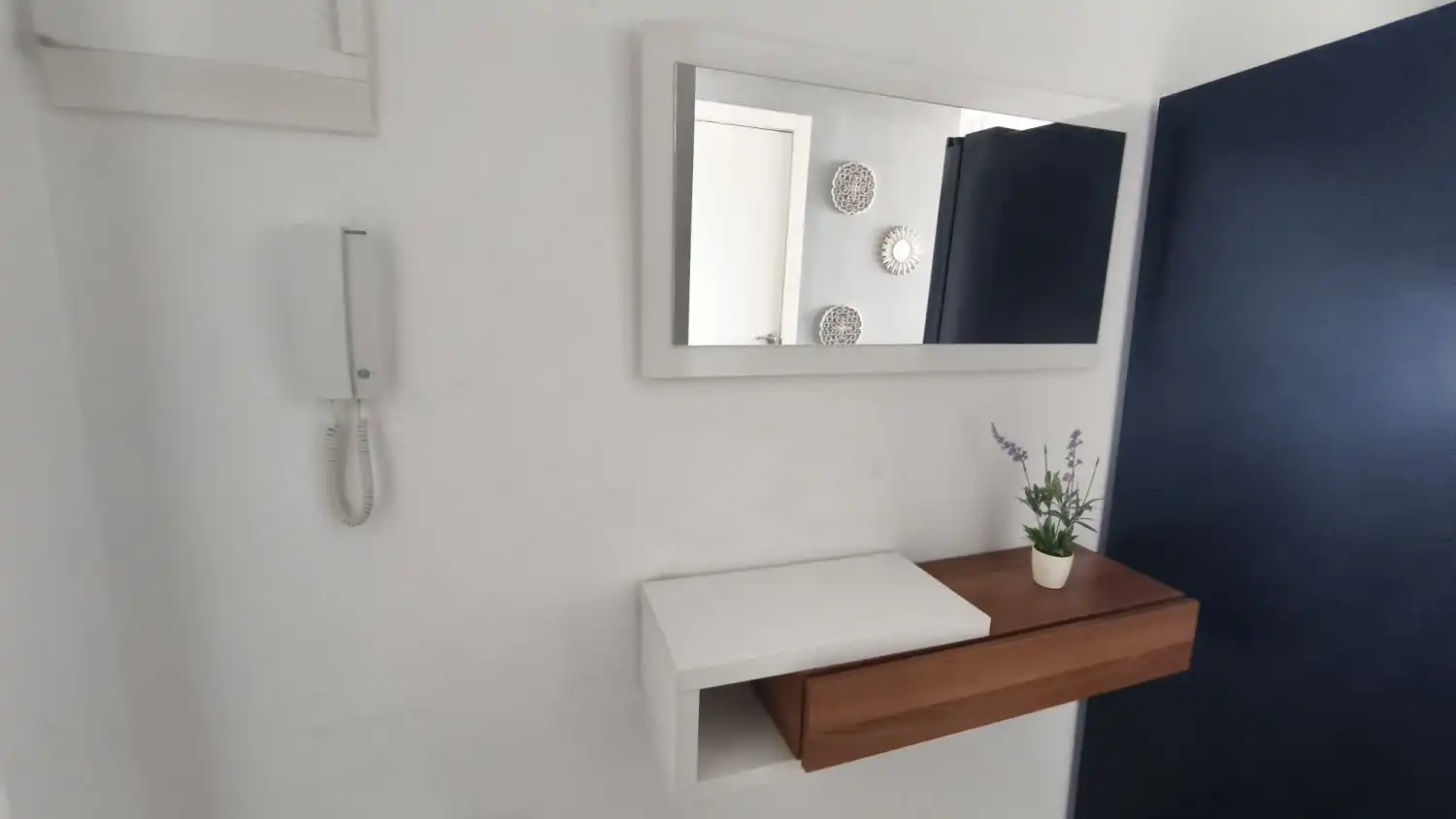 Badezimmer von Wohnungen zur Miete in Benidorm mit Klimaanlage, Abstellraum und Möbliert