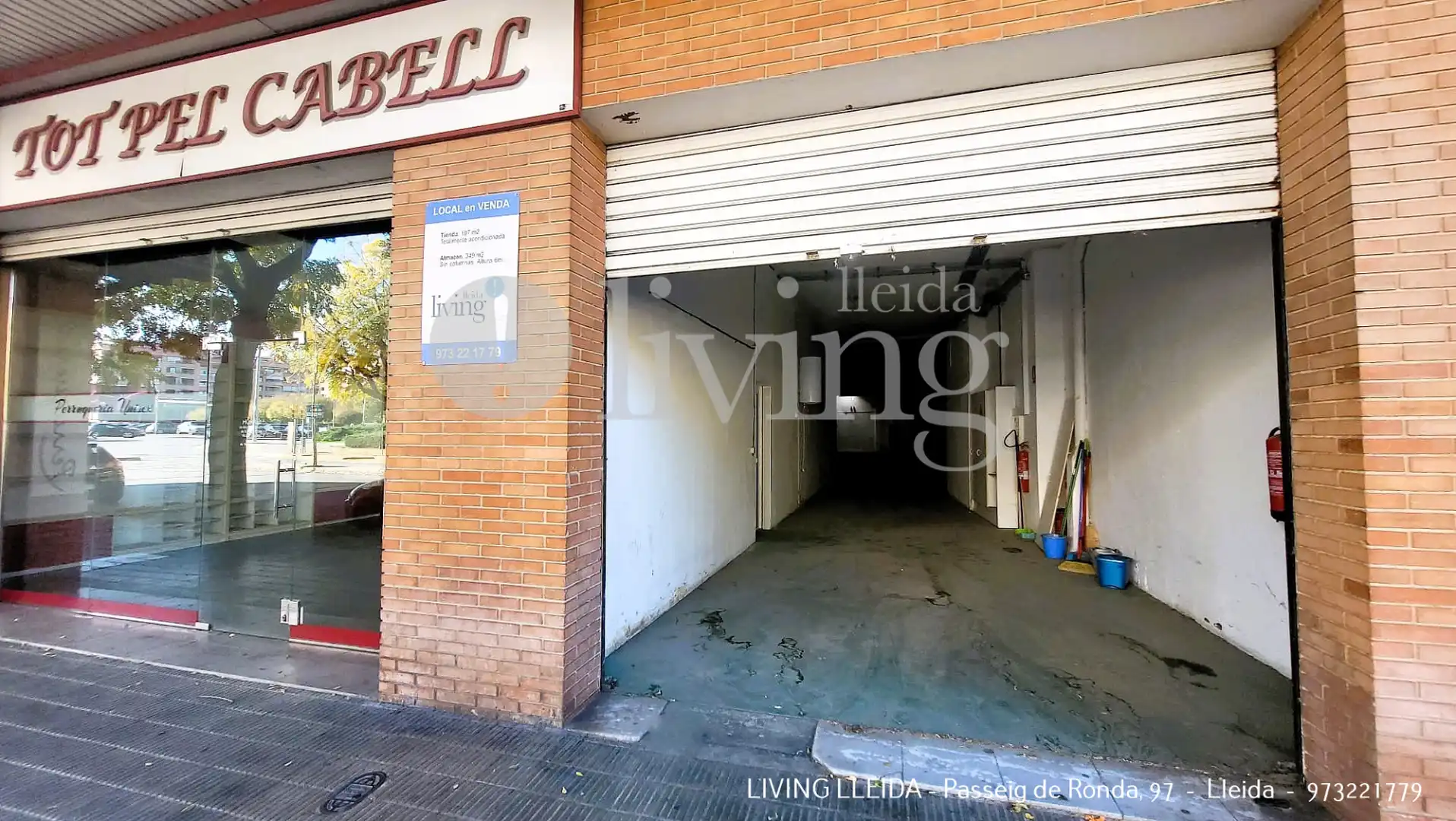 Vista exterior de Nau industrial en venda en Lleida