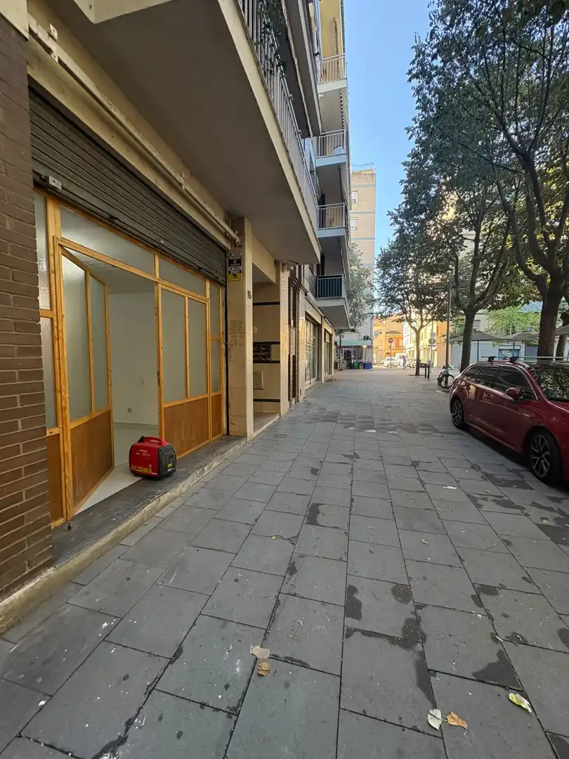 Außenansicht von Geschaftsraum zur Miete in Girona