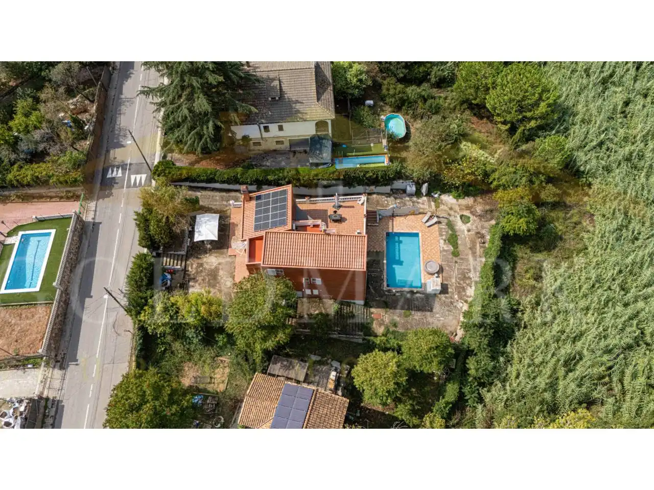 Vista exterior de Casa o xalet en venda en Corbera de Llobregat amb Aire condicionat, Calefacció i Jardí privat