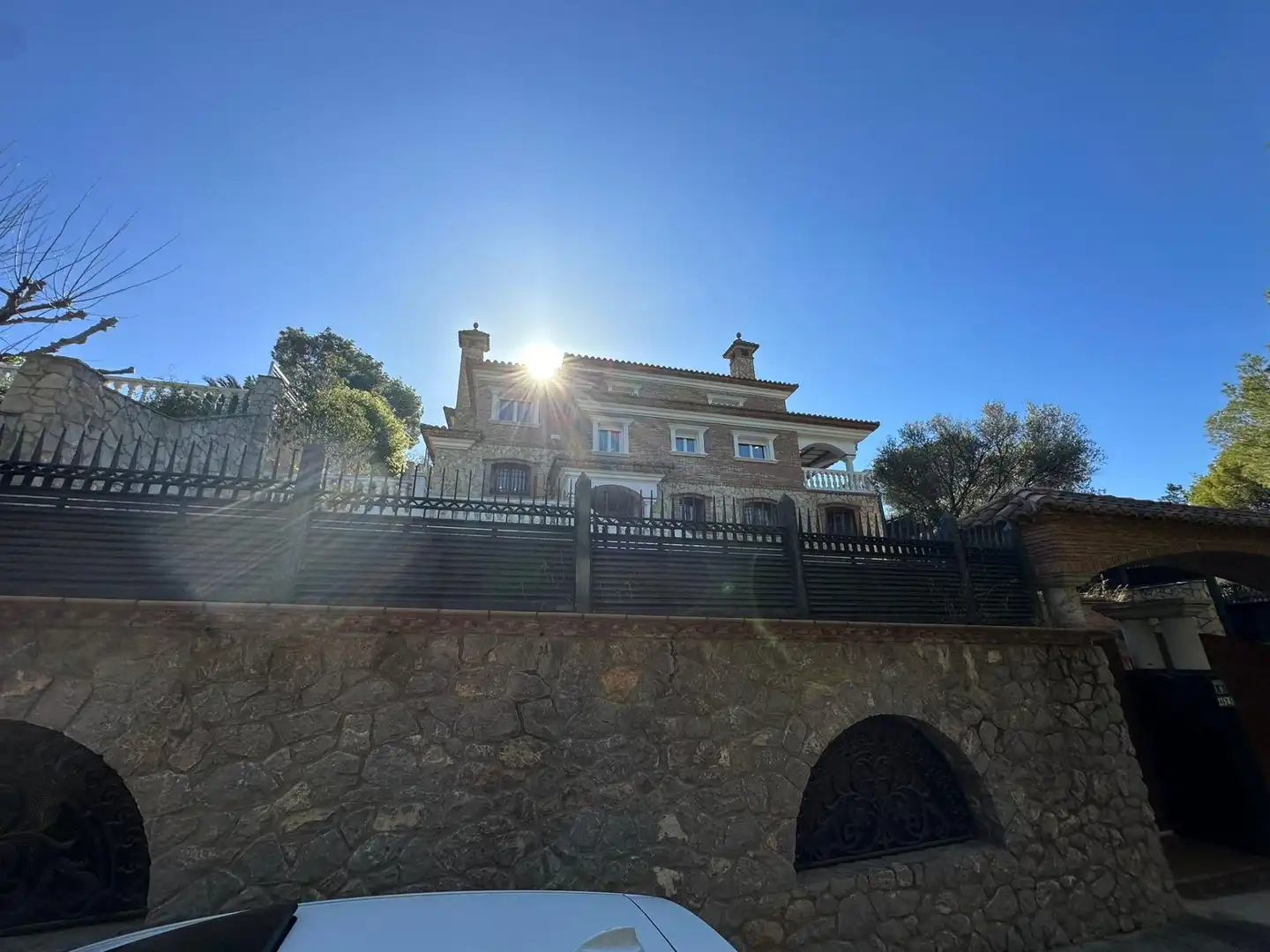 Vista exterior de Casa o xalet en venda en Benicasim / Benicàssim amb Aire condicionat, Jardí privat i Terrassa