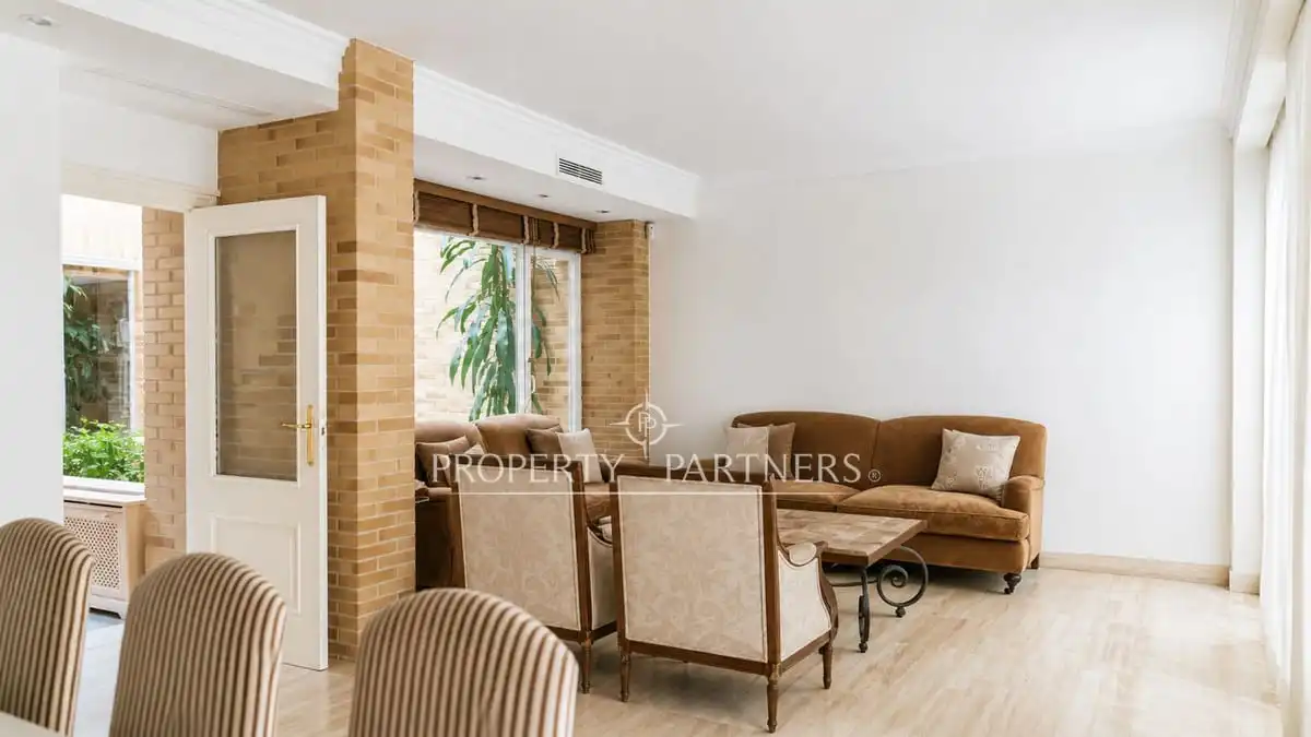 Vista exterior de Casa adosada en venta en Madrid con Aire acondicionado, Calefacción y Jardín privado