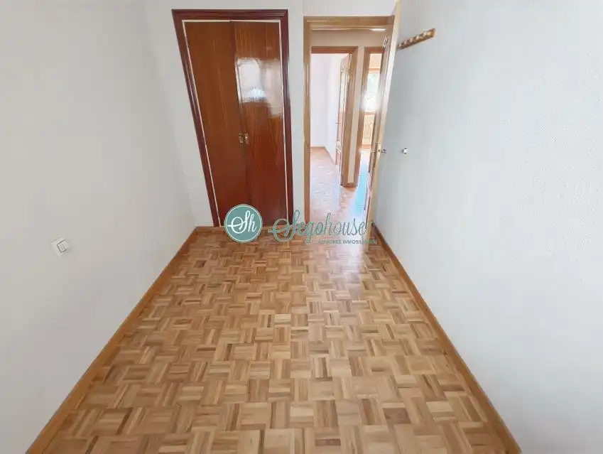 Habitación de Piso en venta en Segovia con Calefacción, Parquet y Trastero