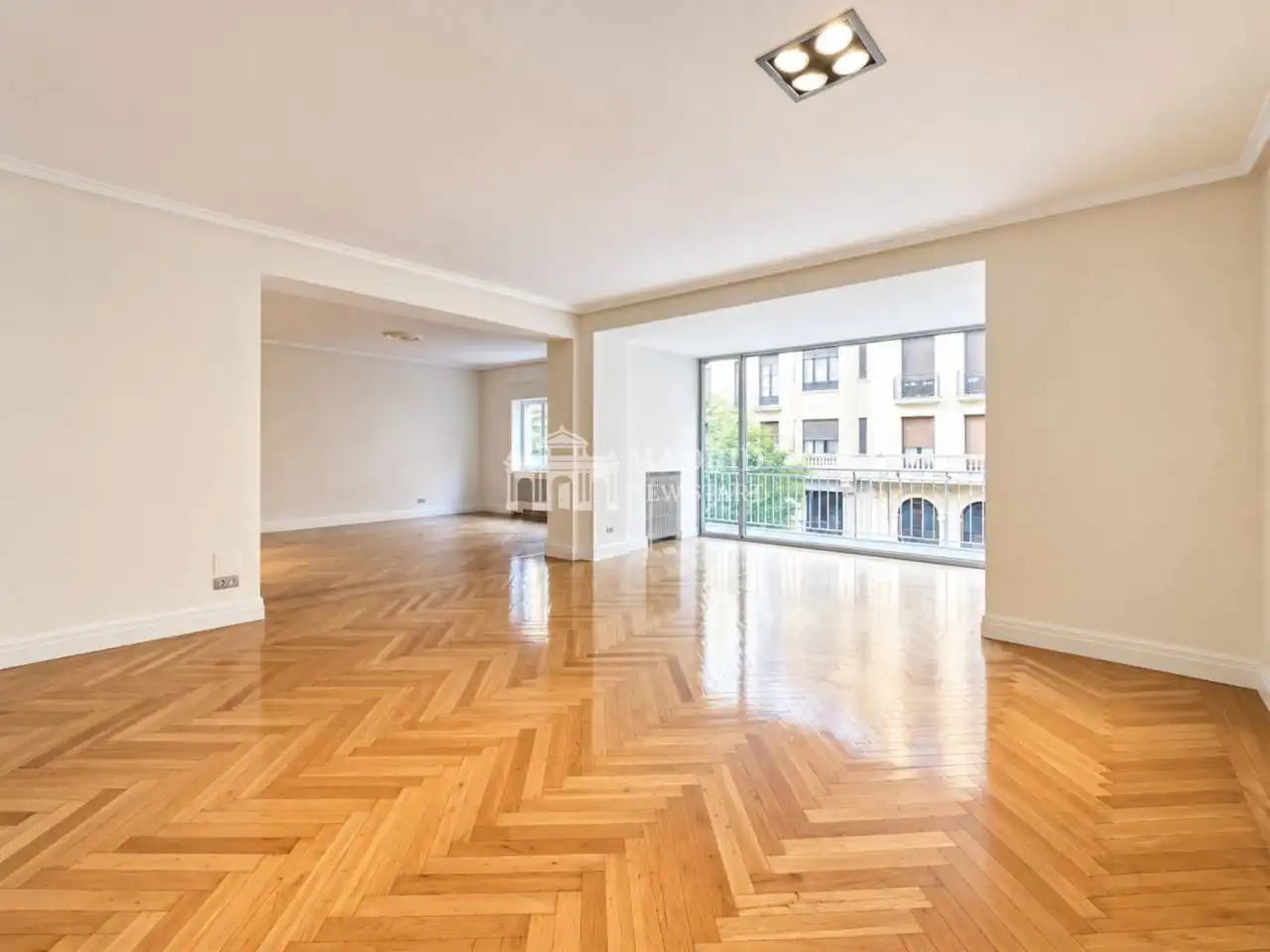 Living room of Flat for rent in Madrid  with Air Conditioner, Heating and Parquet flooring