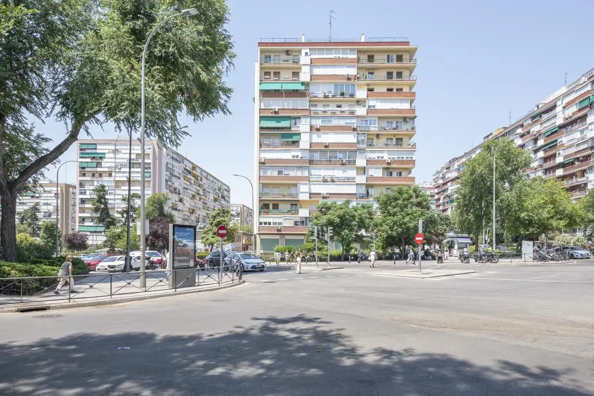 Vista exterior de Àtic en venda en Madrid amb Aire condicionat, Calefacció i Terrassa